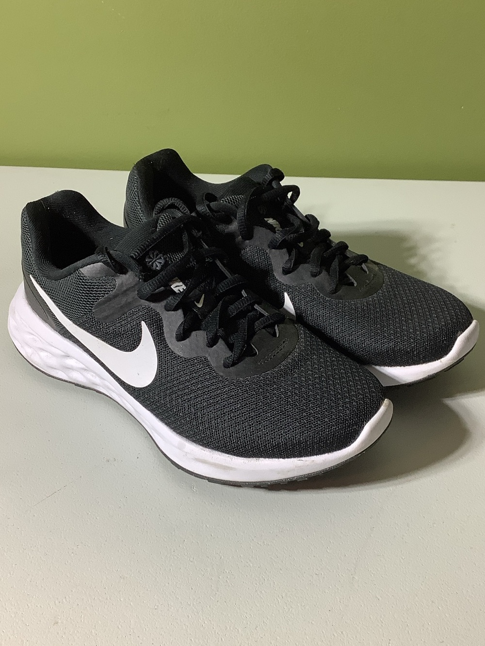 Nike Revolution 6 Next Nature black and white size 7